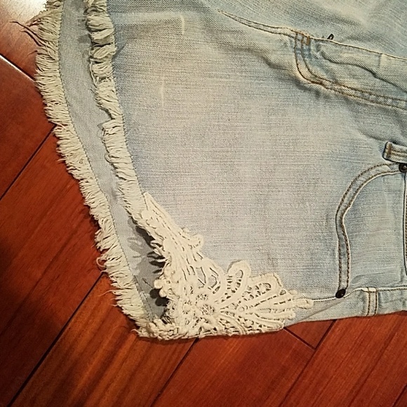 HIGH RISE JEAN SHORTS - Picture 3 of 3